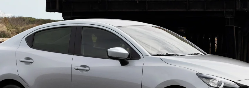 Mazda 2 Sedán — Kit elevavidrios