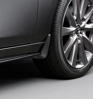 Mazda 3 — Aletas guardafango delanteras