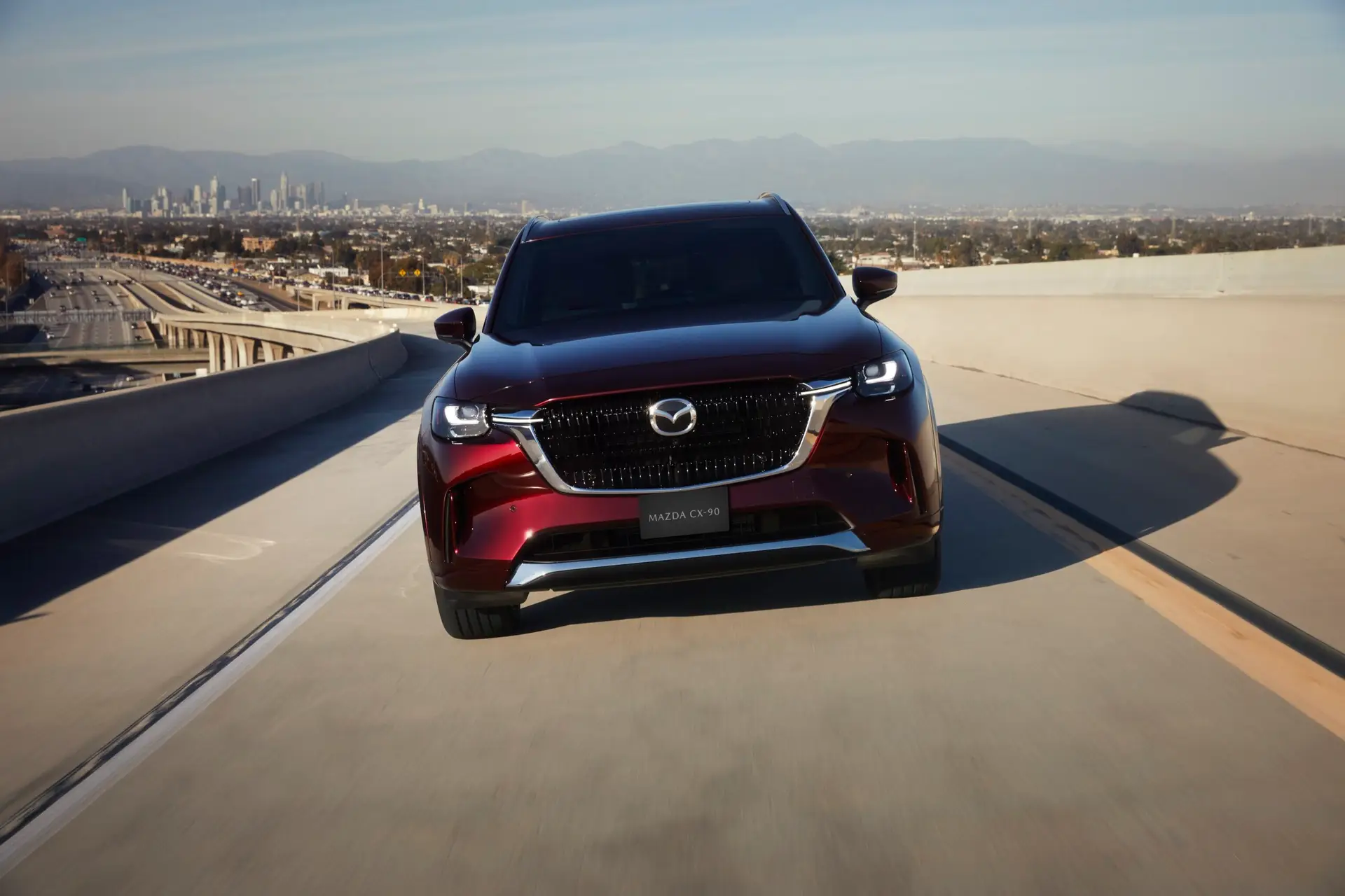 Mazda CX-90 vista frontal